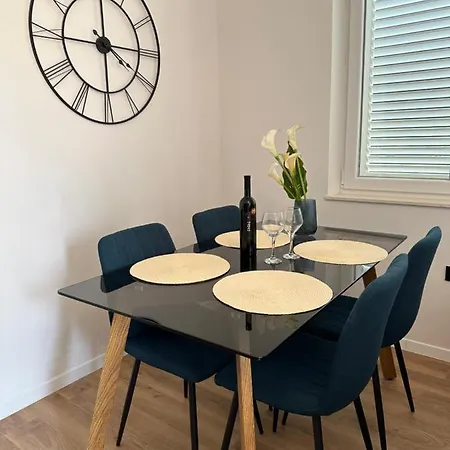 Апартаменты Tina Задар